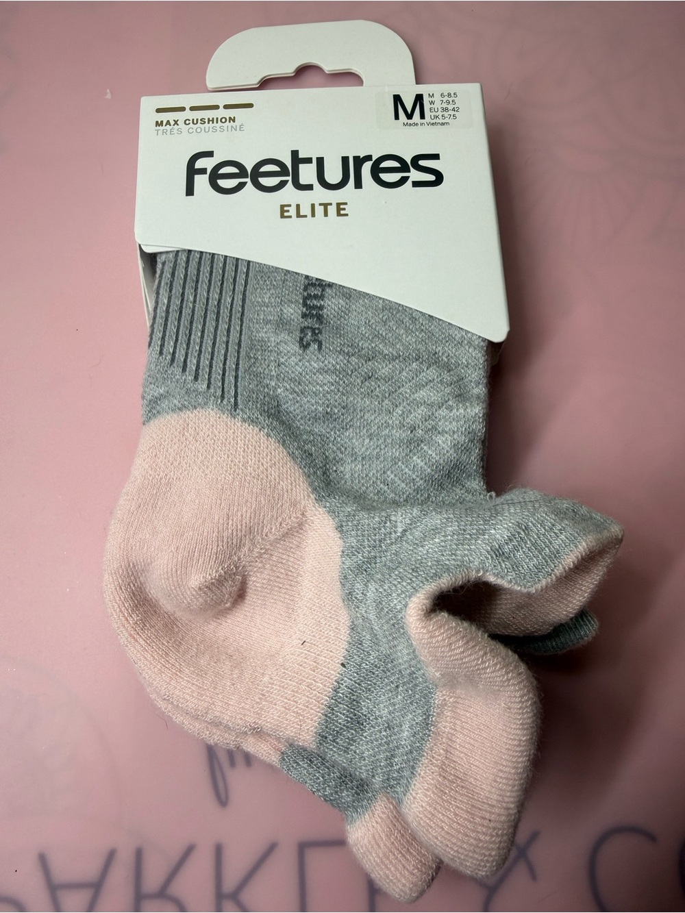 Feetures Elite Women’s Grey Athletic Low-Cut Socks with light Pink Accent